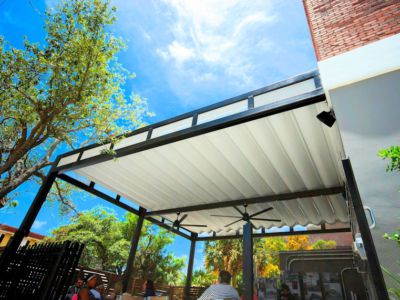 retractable-corradi-restaurant-canopy