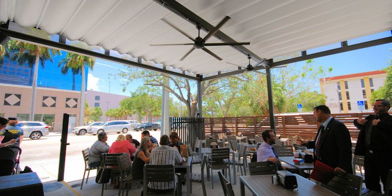 retractable-corradi-restaurant-canopy