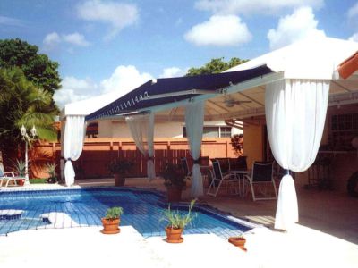 retractable-awning