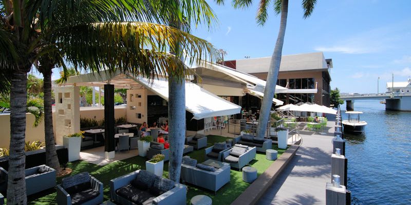 kaluz-restaurant-retractable-awnings-commercial-miami-awning
