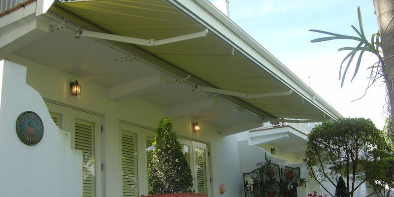 residential-retractable-miami-awning