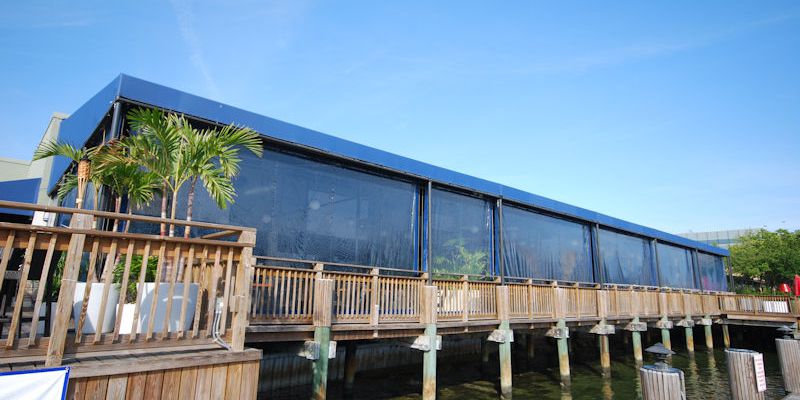 rollercurtains-for-waterclub-restaurant-miami-awning