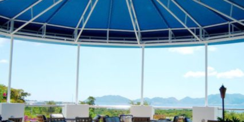 zurra-restaurant-custom-canopy