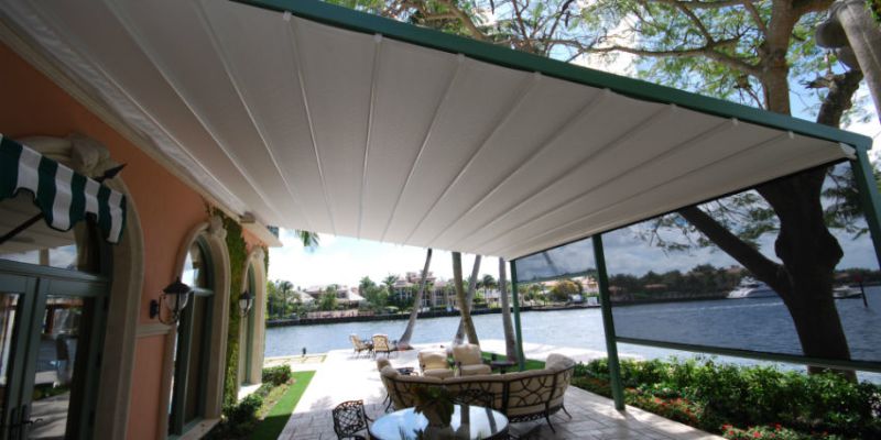 Corradi-iridium-retractable-pergola