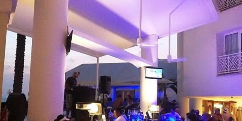 Custom Bar Canopy for Renaissance Hotel Aruba Resort and Casino – Blue Bar _ Miami Awning (1)