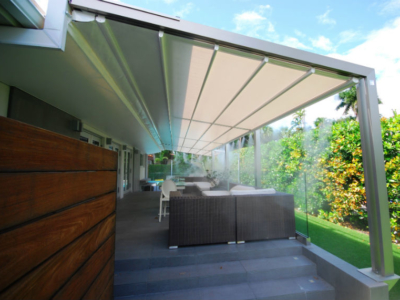Retracting canopies for Sitbon Residence _ Photo 4